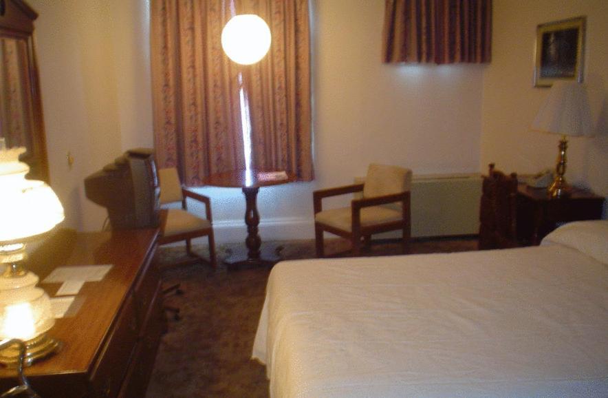 Old National Hotel Bath Rum bild